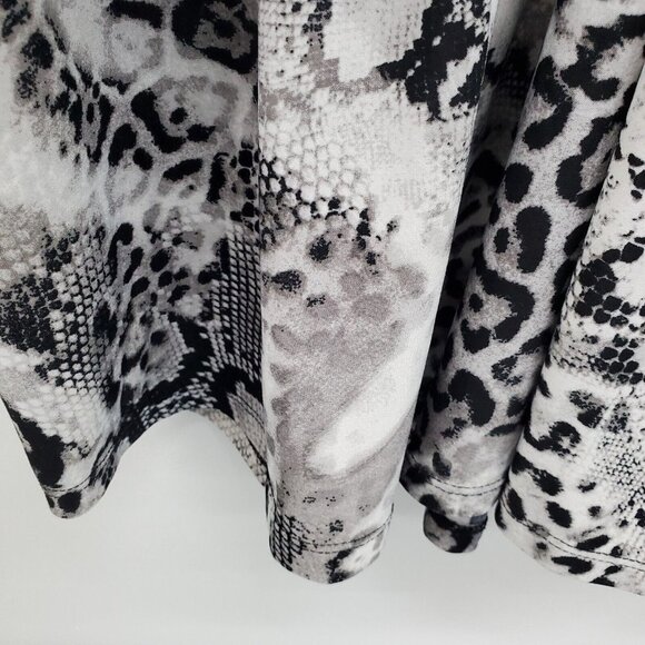 Womens Snakeskin Pintuck Blouse Top Plus Size 3X Black White Long‎ Sleeve V-Neck - Picture 6 of 14